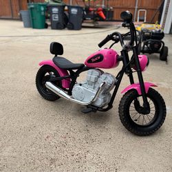 Electric dirtbike/cruiser with 2 keys , charger an speedometer