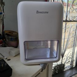 Breezome Dehumidifier
