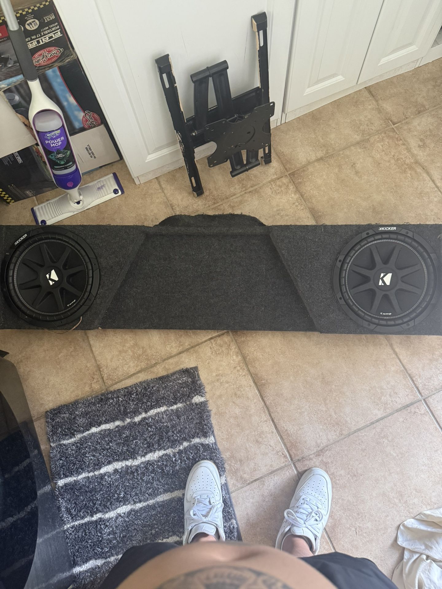 Kicker Subs With Box For Truck