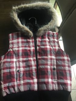 Vest size Large 3$