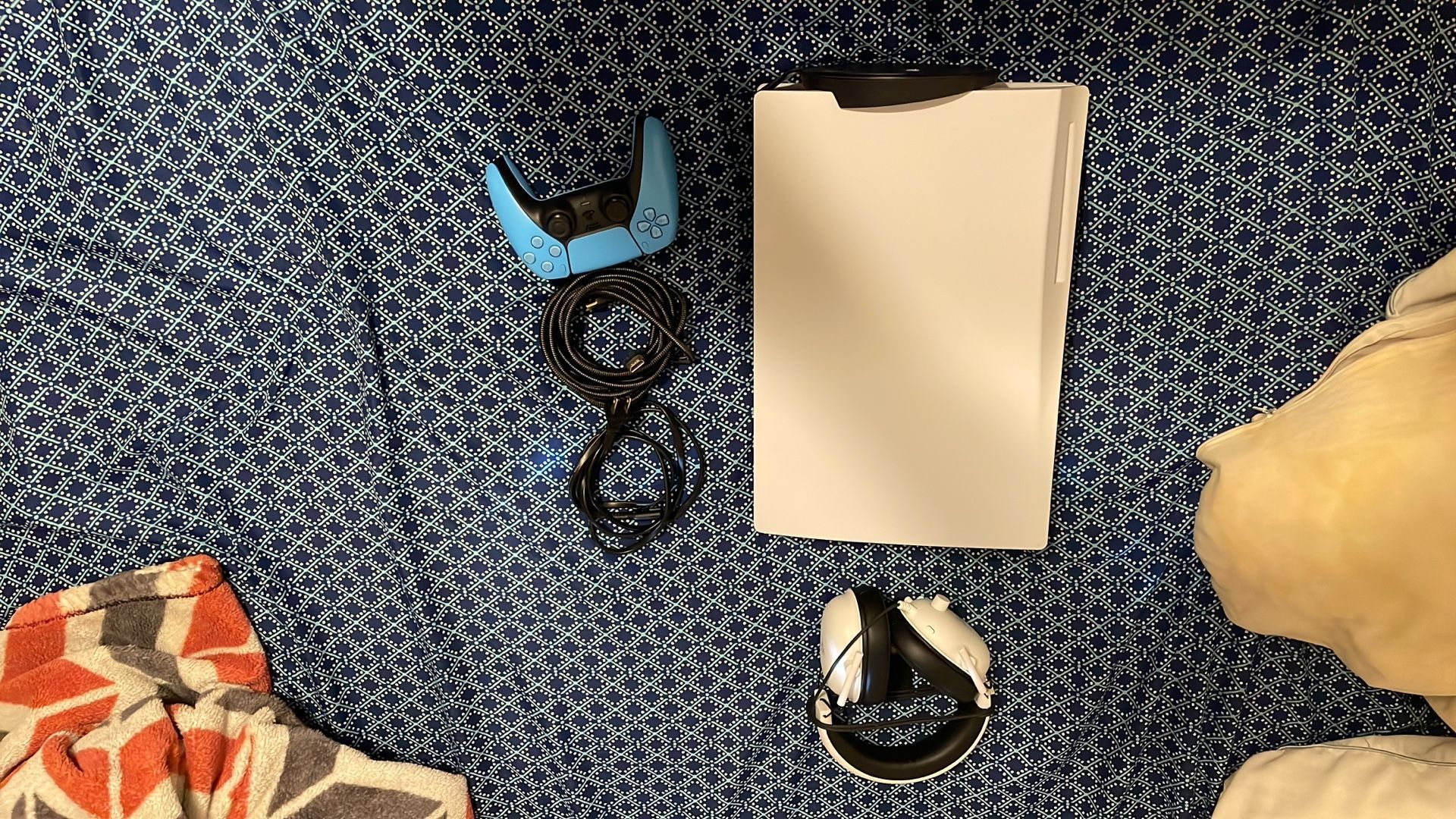 PS5 w Fantom Drives 2TB Venom 8 SSD 