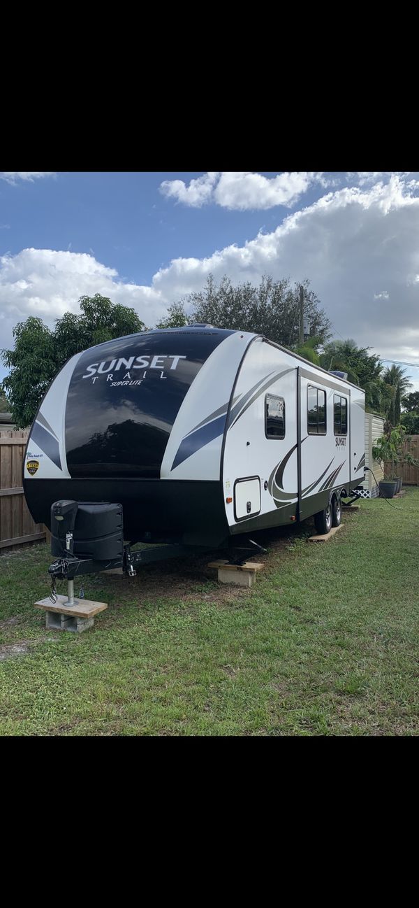 RV trailer Sunset Trail 2018 for Sale in Plantation, FL