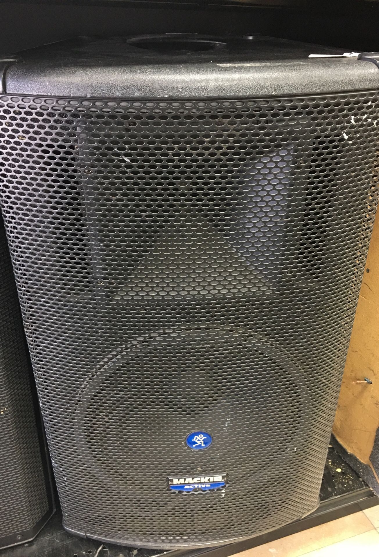 Makie SA1521 Active Sound Reinforcement Speaker