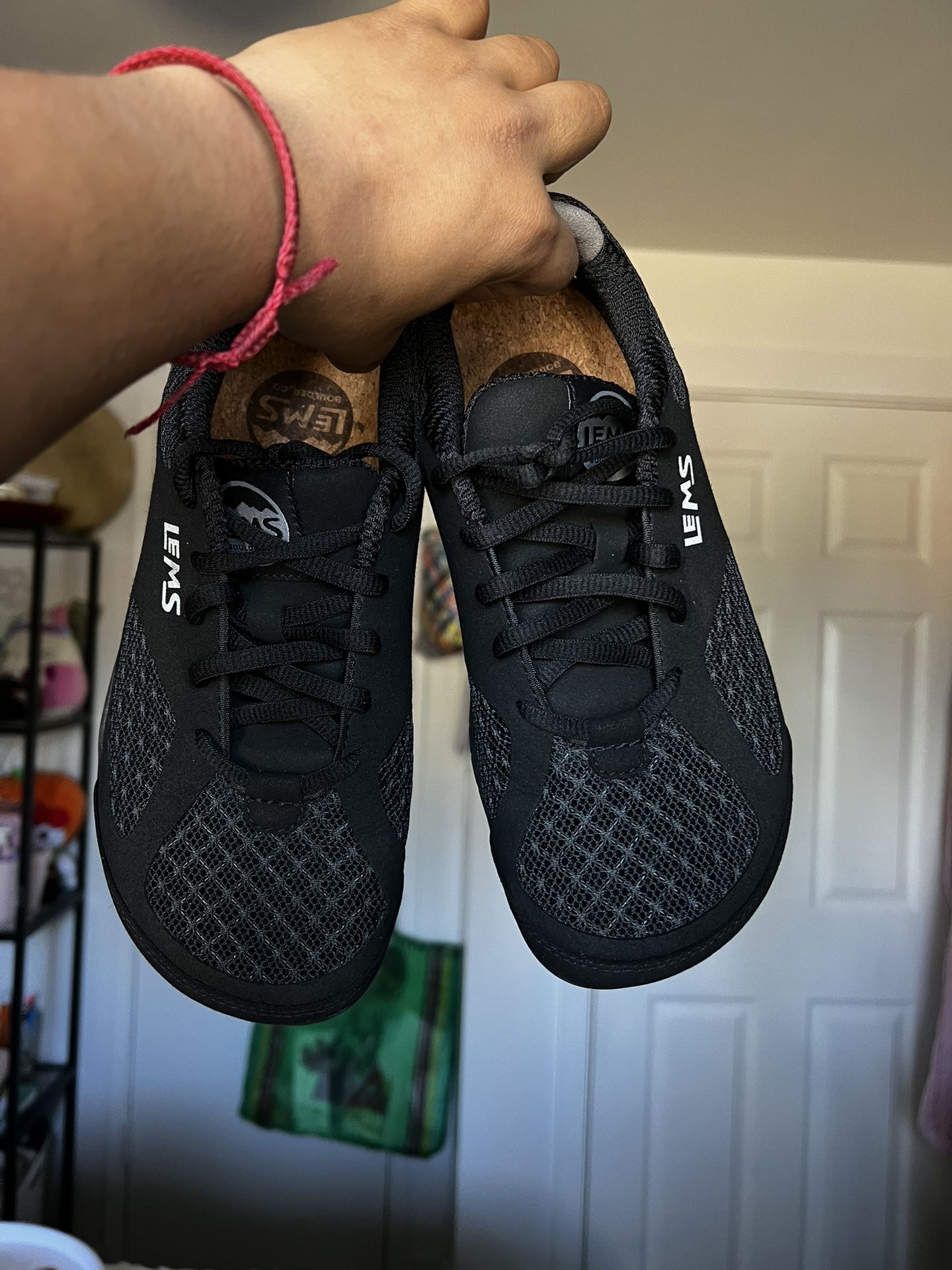 Comfortable Black Tennis Shoes 