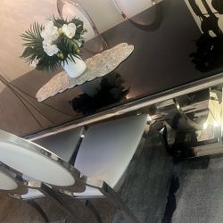 Dining Table With 6 Chairs 