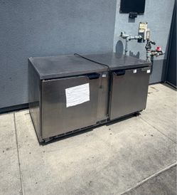 Broken fridge (beverage air)