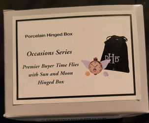 Time flies hinge box
