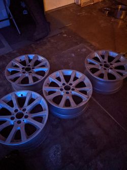 BMW 135i stock Rims