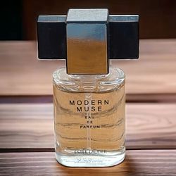 ESTEE LAUDER Modern Muse Eau De Parfum Spray .14 FL OZ  Travel Size
99% full 
