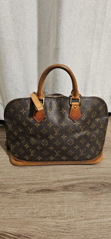 Authentic Louis Vuitton Vintage LV Monogram Alma MM Bag Very Good Condition