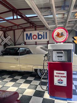 Vintage wayne gas pump