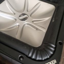 12""" Kicker Solar-baric Subwoofer 750 Watts.  Used 