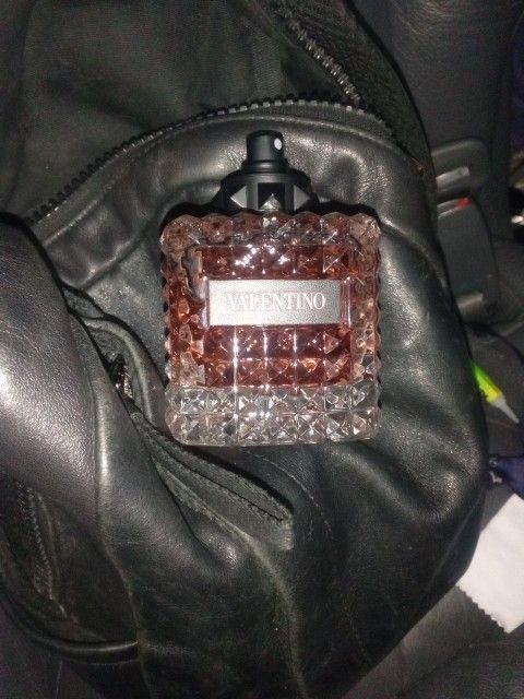 Valentino Perfume ( Born In Roma Coral )