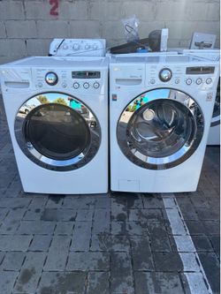 LG Gas Washer and Dryer Set