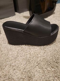 Platform black heel