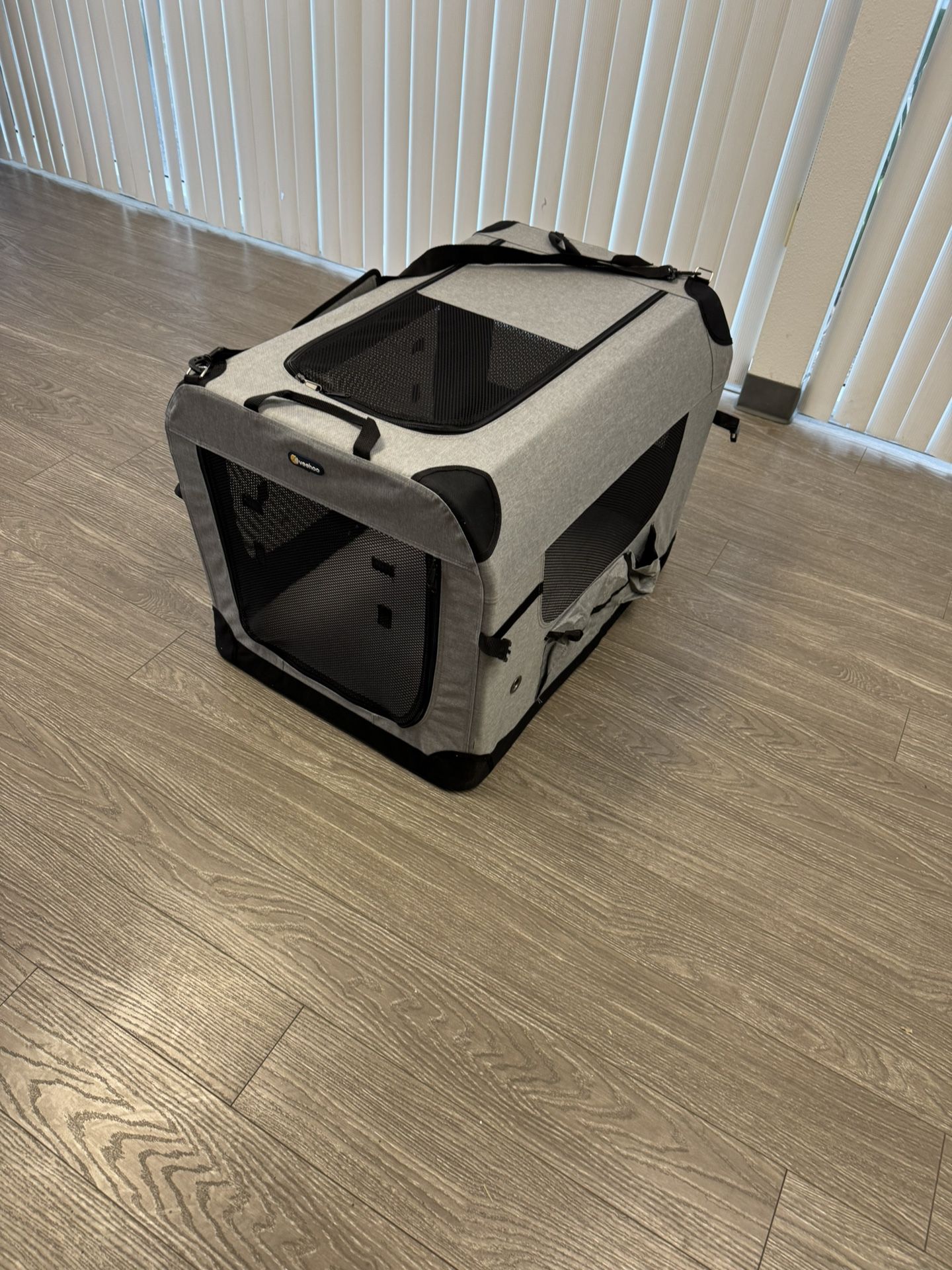 New / Medium Size Dog Side Kennel Carrier / 30x22x22 $40 FIRM
