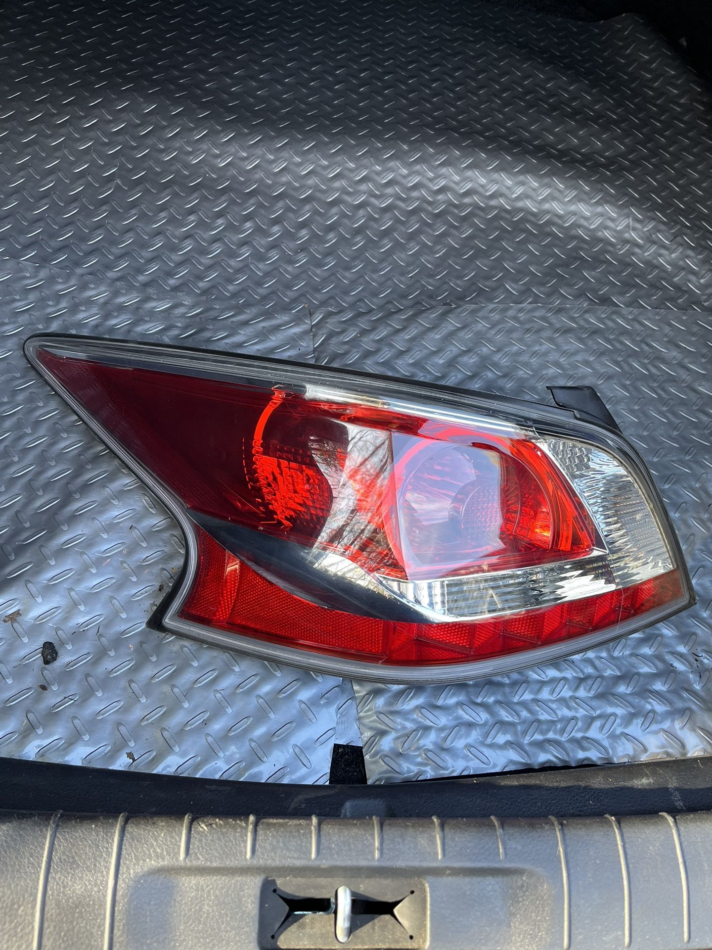 2015 Altima Taillight (Left)