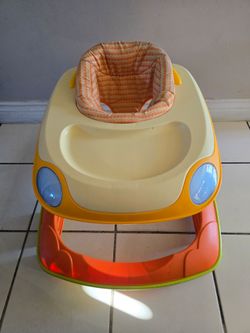 Baby walker with wheels