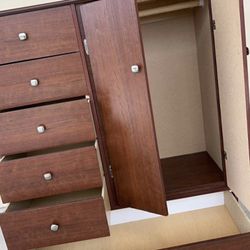 Large Pacoima Cherry Wardrobe