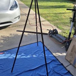 Conda 66” Wooden Tripod Display