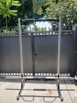 Fuel squat pull up bar