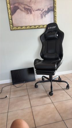 Game Monitor w Game Chair