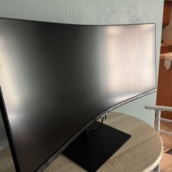 Samsung Curved Monitor