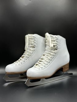Jackson Figure Skates Size 6 Women’s.