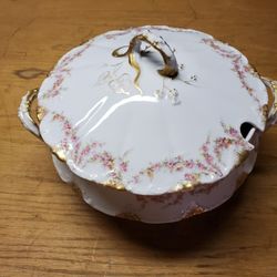 Antique Haviland Limoges China Tureen and Lid Pattern: Schleiger 145