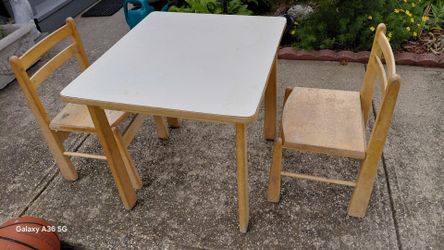 Kindergarten work table