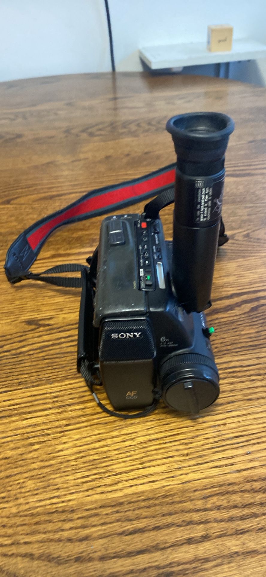 Sony Video Camera Model CCD-TR5 (for Parts)