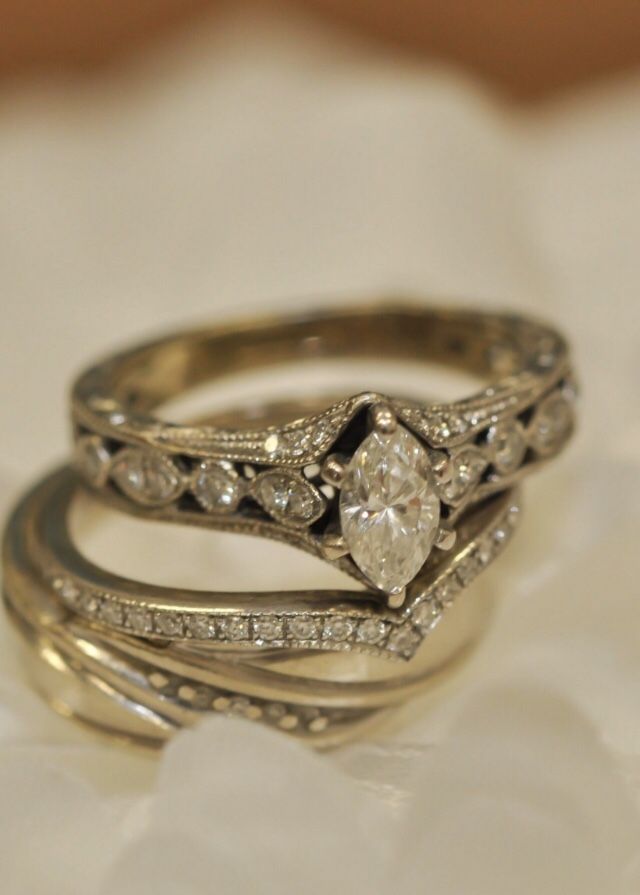 Size 6 Womans Wedding Rings- Bridal set