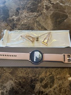 Galaxy Watch Active 2    Like New comes With Charger 