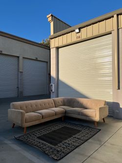 🛋️ Mid-Century Modern Sectional Sofa | 🚚 Delivery Available |