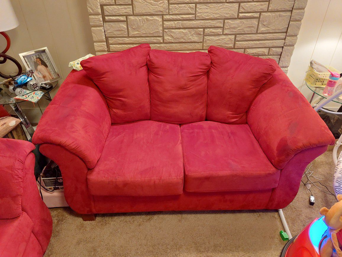 Sofa And Love Seat Also Comes With 2 Matching End Tables And Lamps Great Condition 