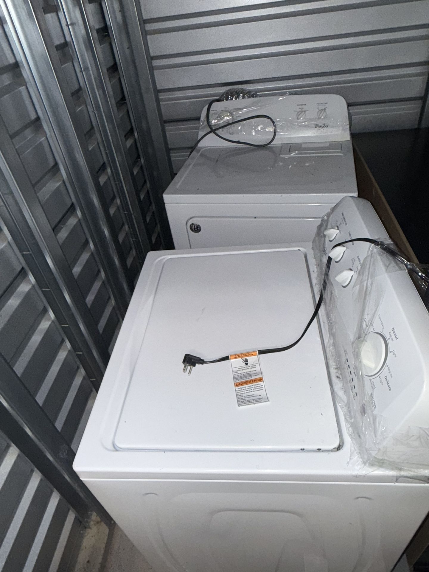 North Pool Washing Machine & Dryer