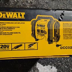 DeWalt 20V MAX Corded/Cordless Air Inflator (DCC020IB)