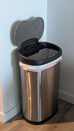 Stainless steel trashcan