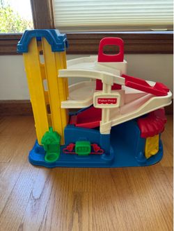 Vintage 1995 Fisher Price Car Garage Parking Ramp Elevator For Little People