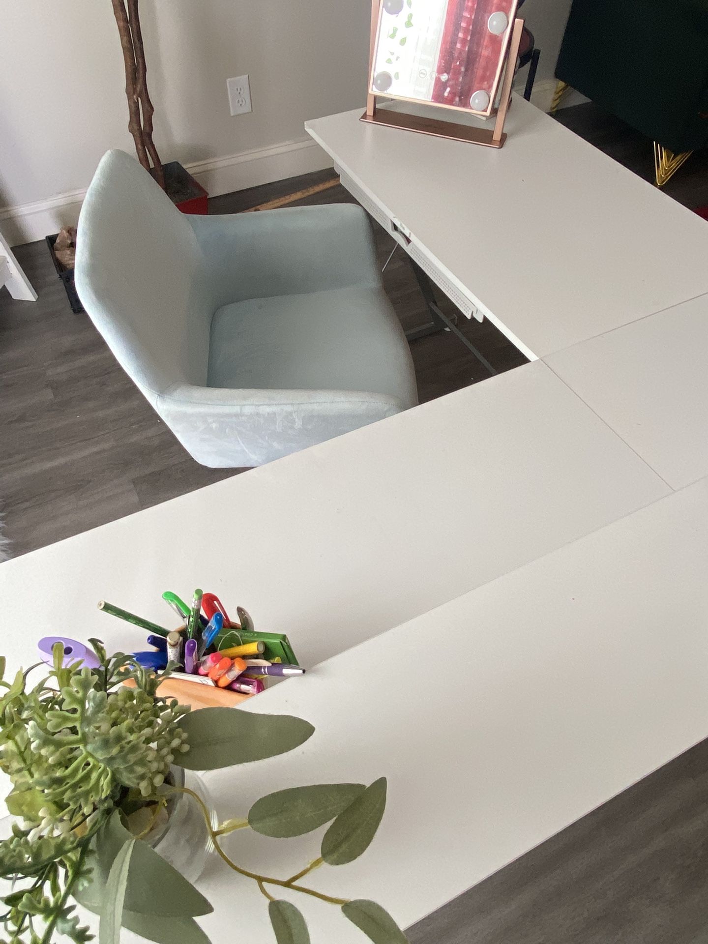 Desk & Rolling Chair