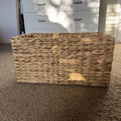 Woven Storage Basket (Seagrass / Natural Fiber)