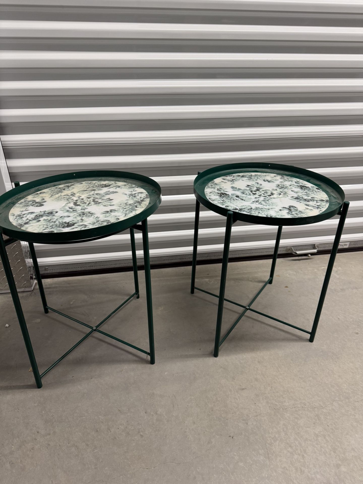 Pair Tray table