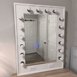 Vanity Mirror With Lights