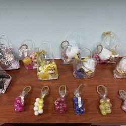 Estuches de jabones, crema y ramitos