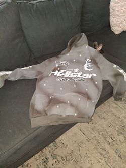 Hellstar sweater medium adults