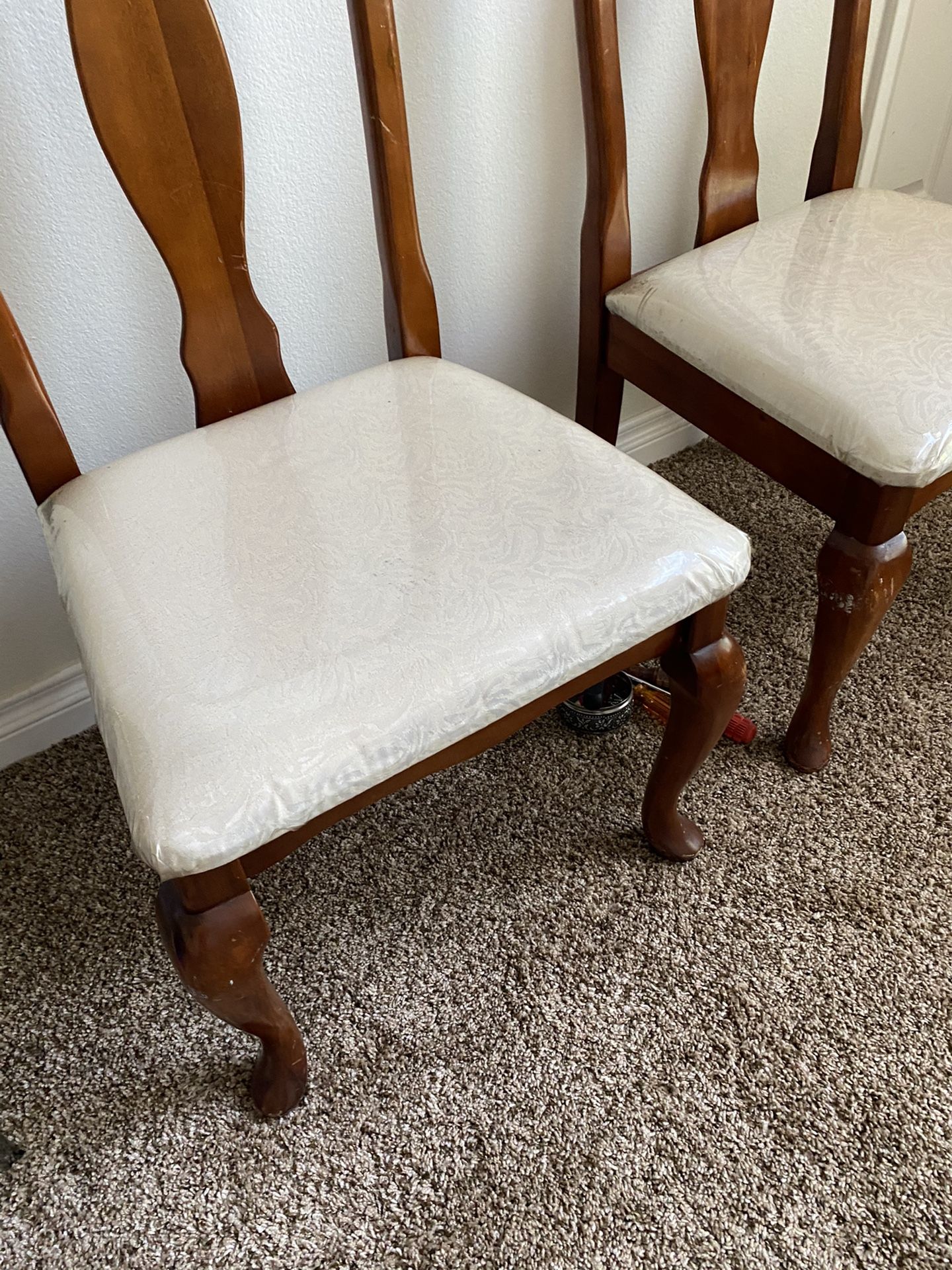 6 Dining chairs (wood )