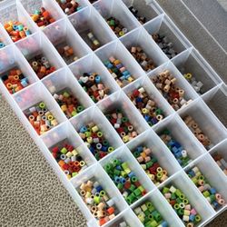 Assorted  Colored Beads/Friendship, Bracelets/Kids Jewelry With Plastic Organizer