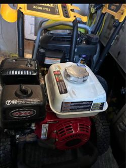 DEWALT 3600 PSI 2.5 GPM Cold Water Gas Professional Pressure Washer with HONDA GX200 Engine