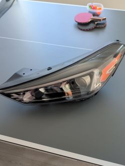 Hyundai Tucson Driver side headlight assembly