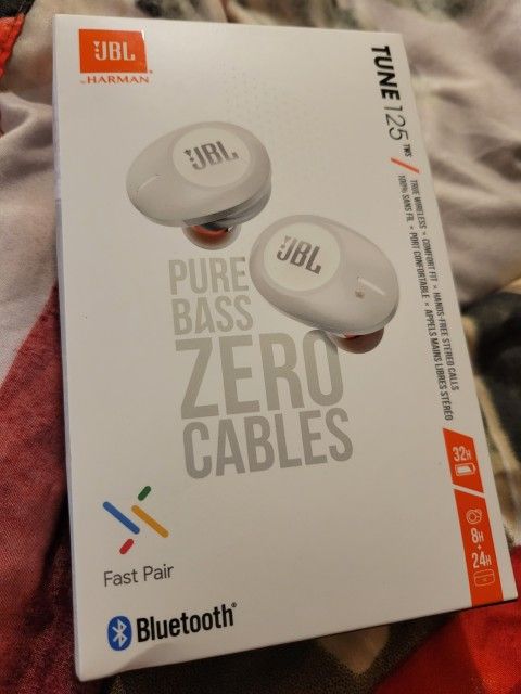 BRAND NEW JBL EAR BUDS ..........😁😊😍